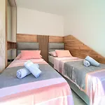 Apartment Penthouse Rosa *