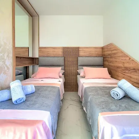 Appartement Penthouse Rosa *
